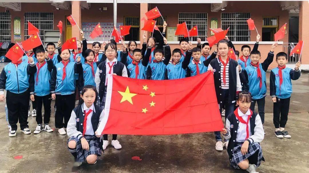 为啥有些孩子上网课的状态跟平时上学一样，怎么还有些家长说自己孩子听课不认真?游戏画面